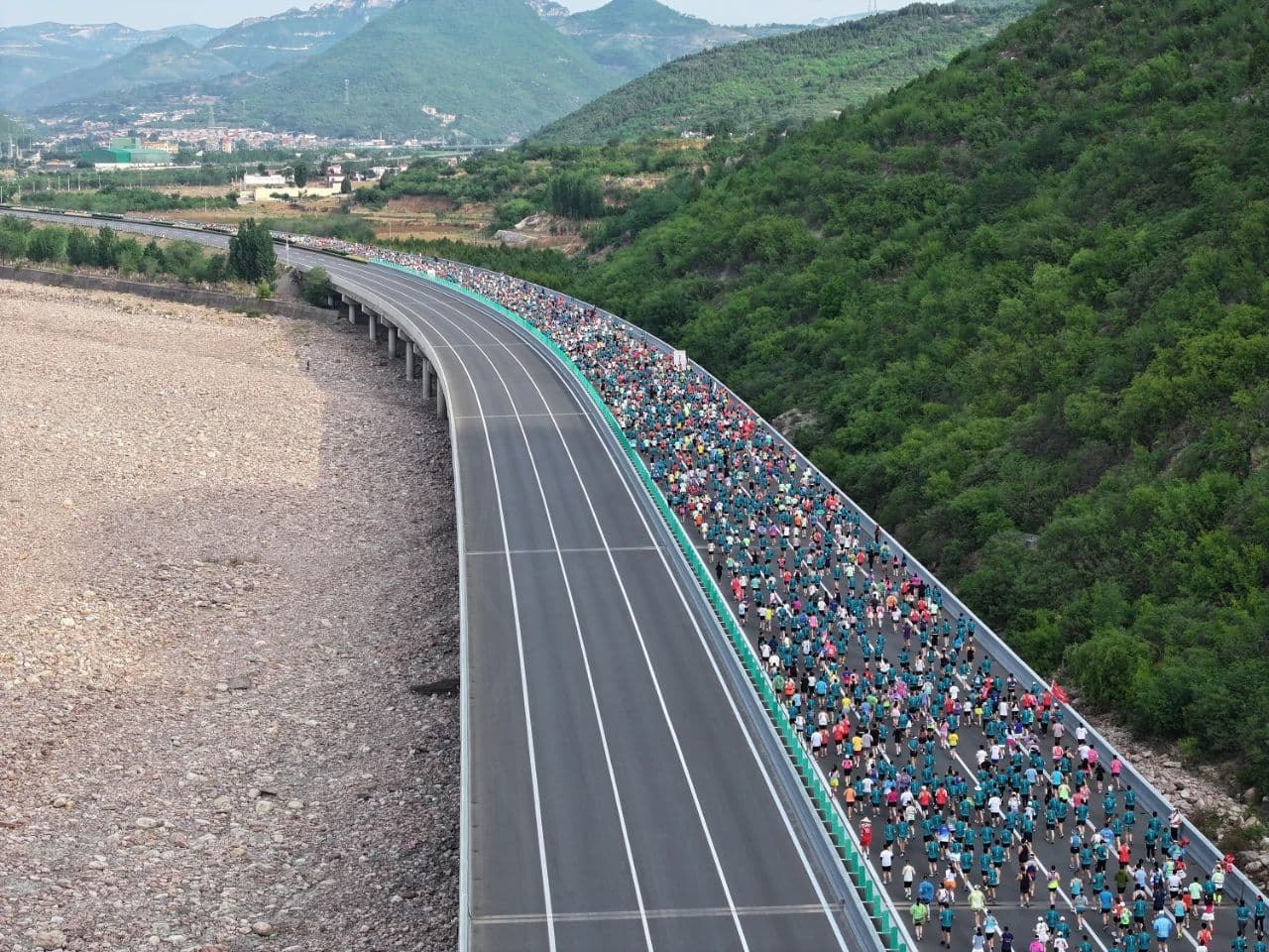 8000人涌入！武安这里沸腾了